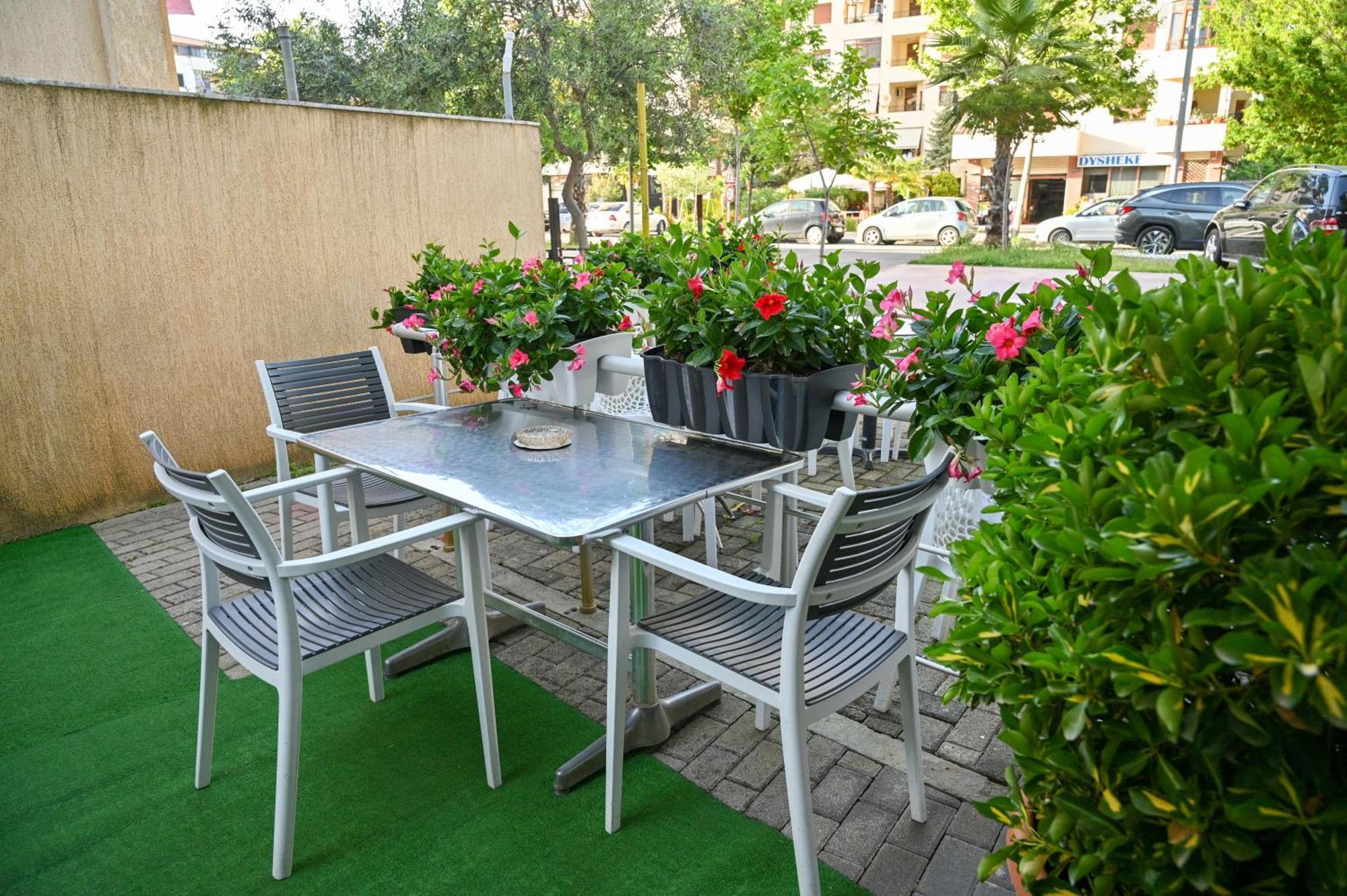 Hotel Vila Emes Драч Екстериор снимка